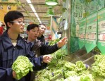 合肥2023年春节惠民菜篮子工程启动，市民热捧实惠年货