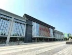 我县新建成的综合客运枢纽站开通试运营